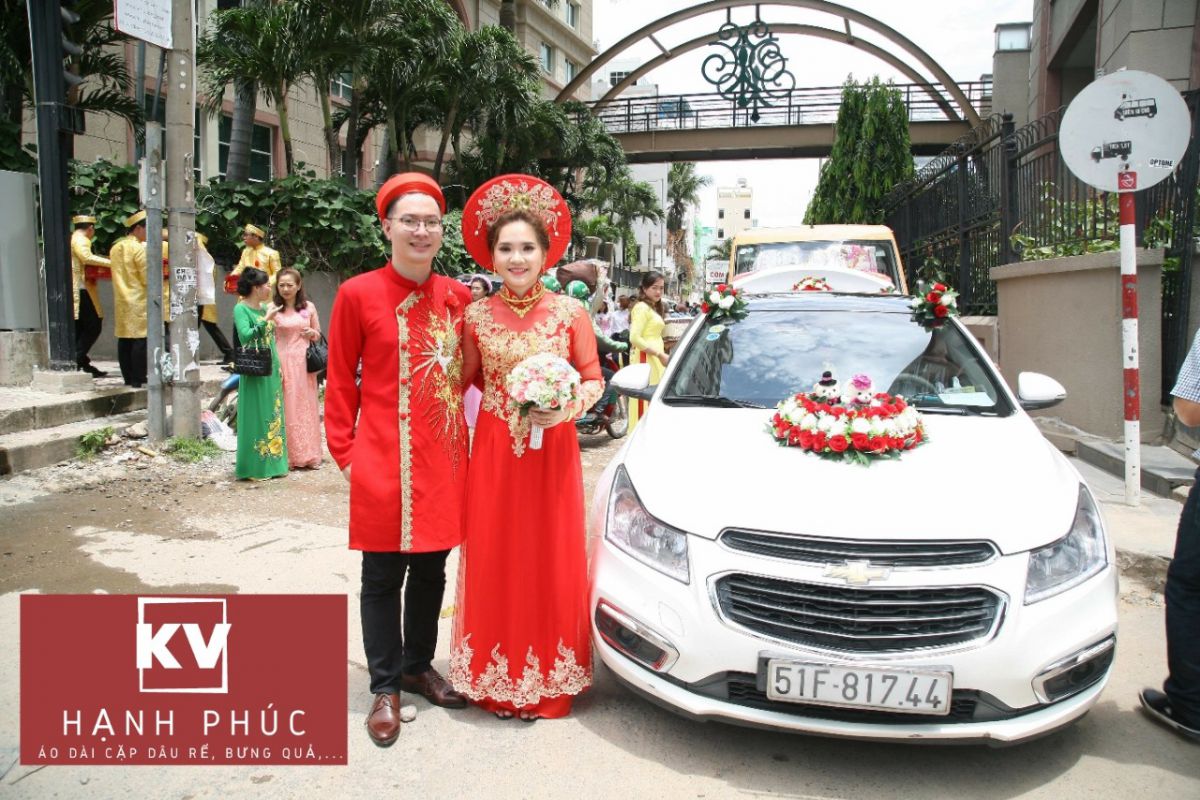 ÁO DÀI DÂU ĐỎ 