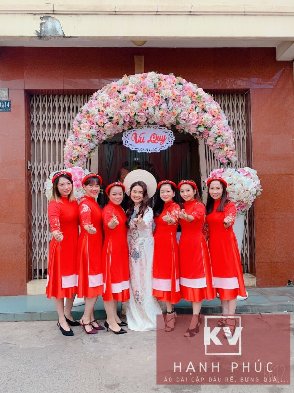 Bưng Quả Cách Tân Đỏ  