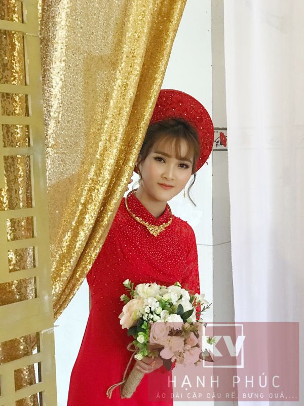 ÁO DÀI DÂU ĐỎ CƯỜM RẢI